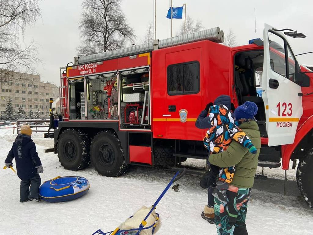Сегодня на горнолыжном спуске в Ясеневе расскажут о  пожарной безопасности
