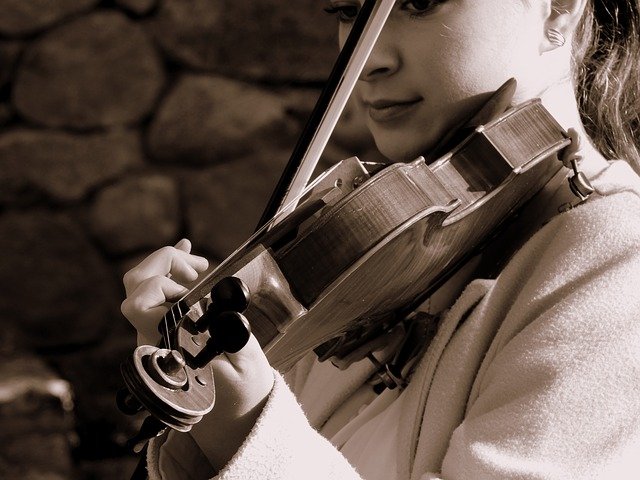 Скрипачка из Ясенева одержала победу в международном конкурсе