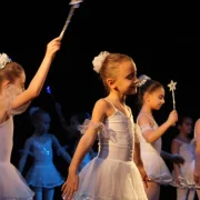 Школа танцев КоМИКС фото 2 на сайте vYasenevo.ru